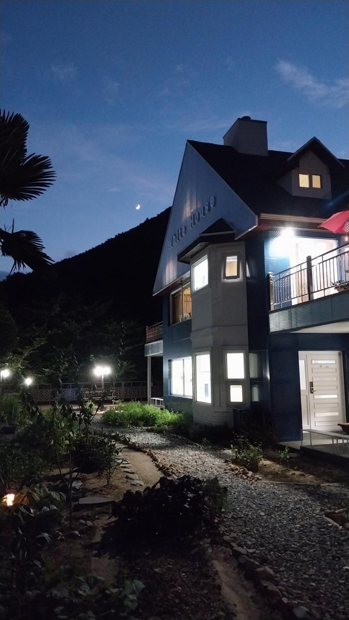 Hotel White House Namhae Esterno foto